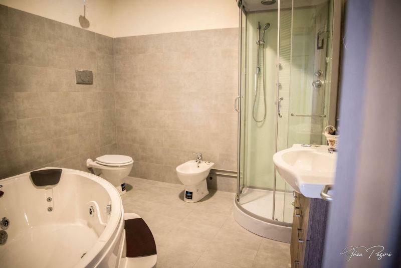 Hotel Lonatino Лонато Екстер'єр фото